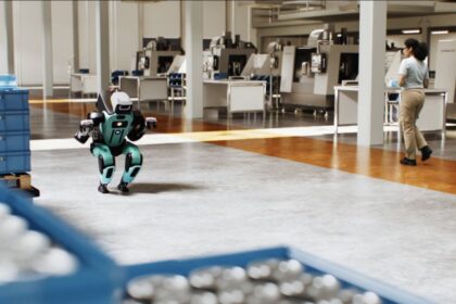 New Humanoid Worker Bot Seems to Cower When It Encounters Humans