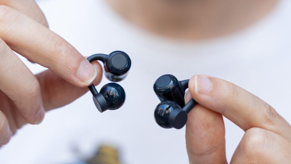 An Affordable Challenger in the Clip-Style Earbuds Craze
