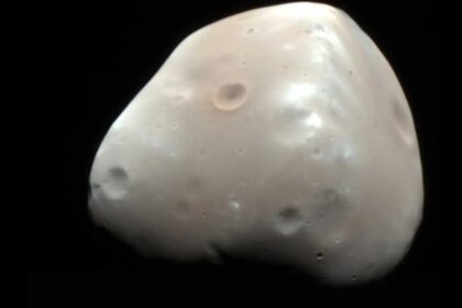 Mars’ Potato-Shaped Moon May Have Gotten Its Youthful Look From a Single Impact