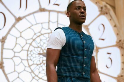 ‘Doctor Who’ Writer Mark Gatiss Says What We’re All Thinking About the Show’s Future