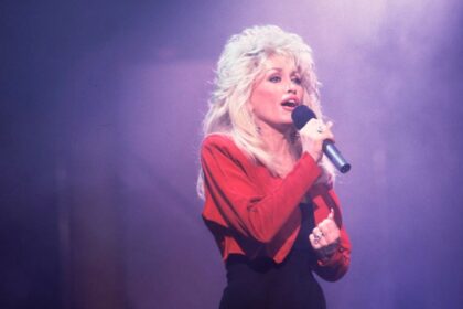 Dolly Parton’s Sister Asks People to Stop Posting AI Slop of the Legendary Singer