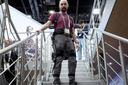 This Hiking Exoskeleton May Actually Help Your Bad Knees, Finally