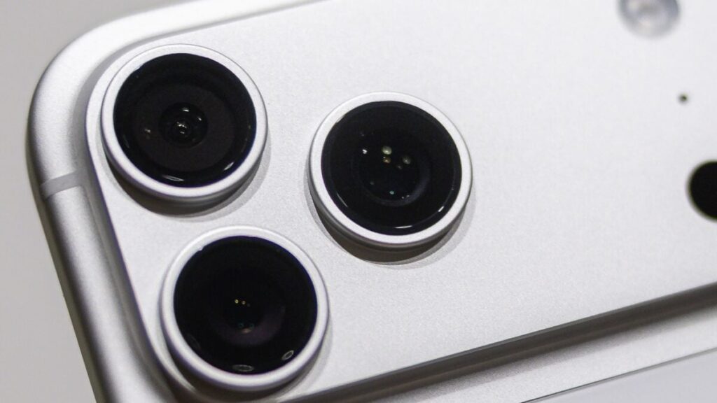 Excited to Take Deep Zoom Photos With Your Foldable iPhone? Get Ready for Disappointment