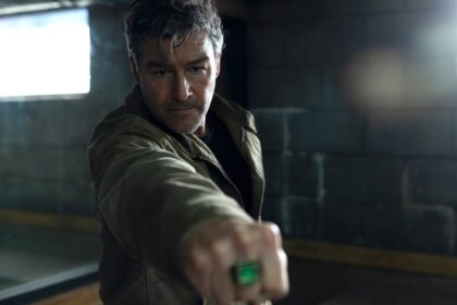 ‘Lanterns’ Head Damon Lindelof Wants Adaptation Fans to Chill