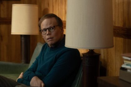 Jeff Hiller on the Wild Experience of Being on Both ‘Pluribus’ and ‘Widow’s Bay’