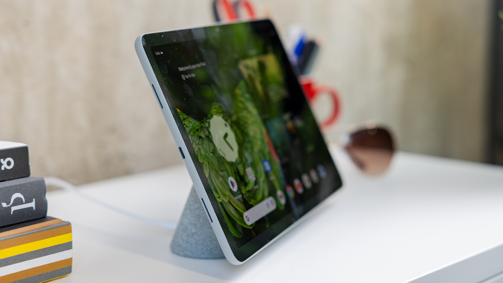 Get £100 off Pixel Tablet with dock