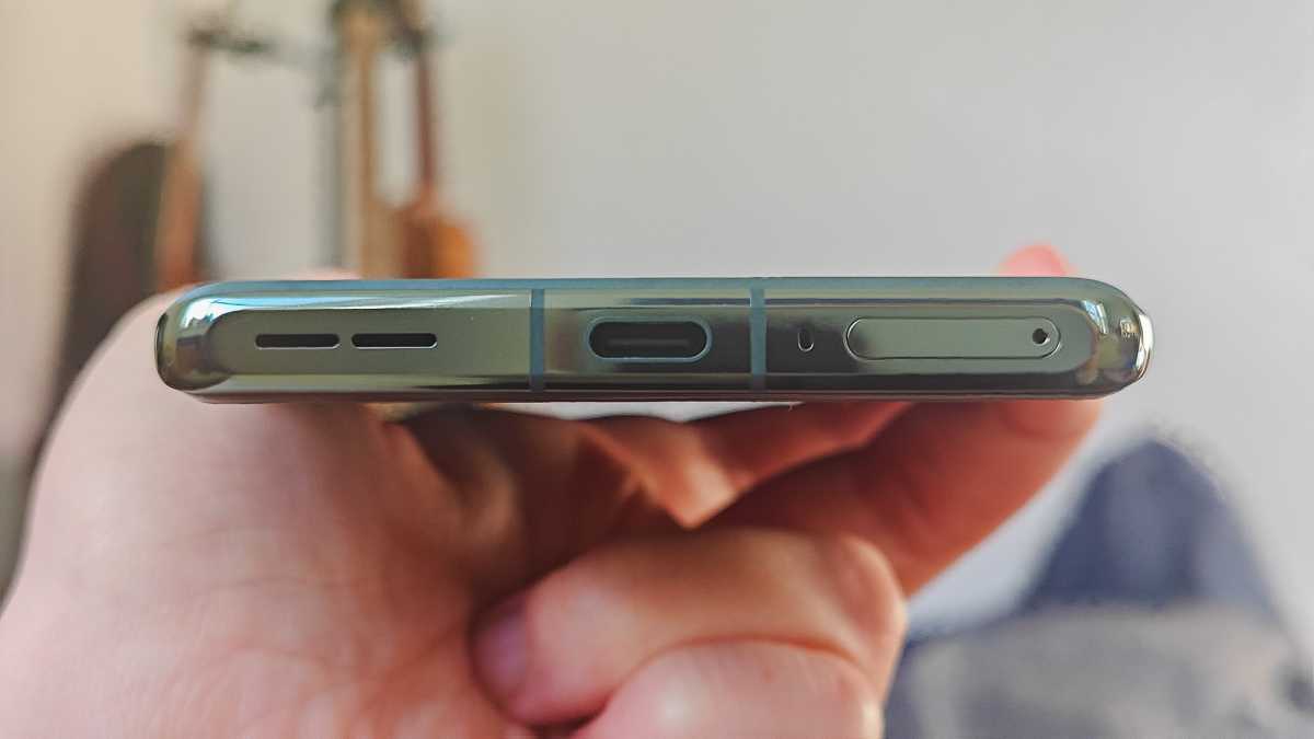 OnePlus 12 USB-C port