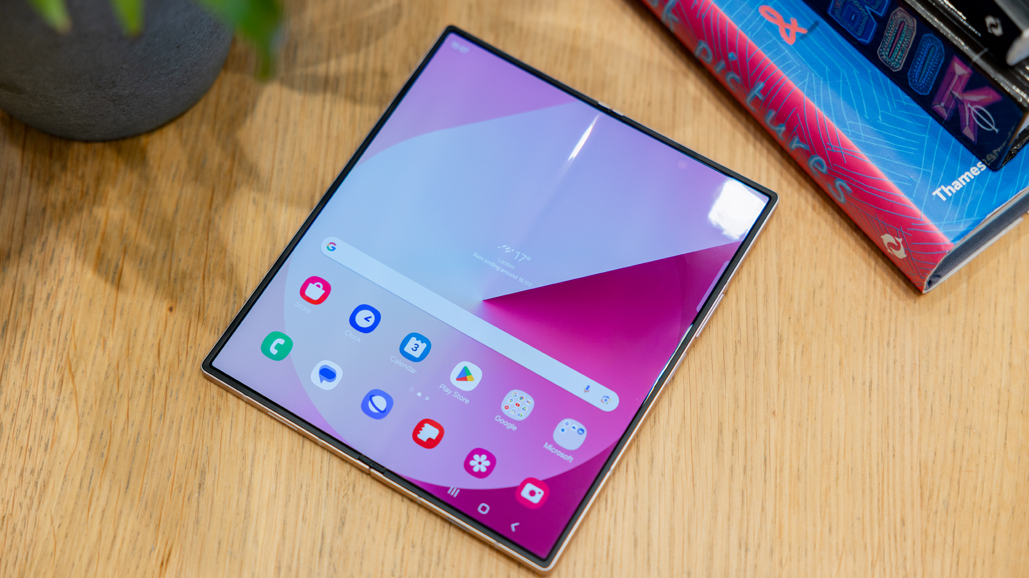 Get $500 off the latest Galaxy Z Fold 6