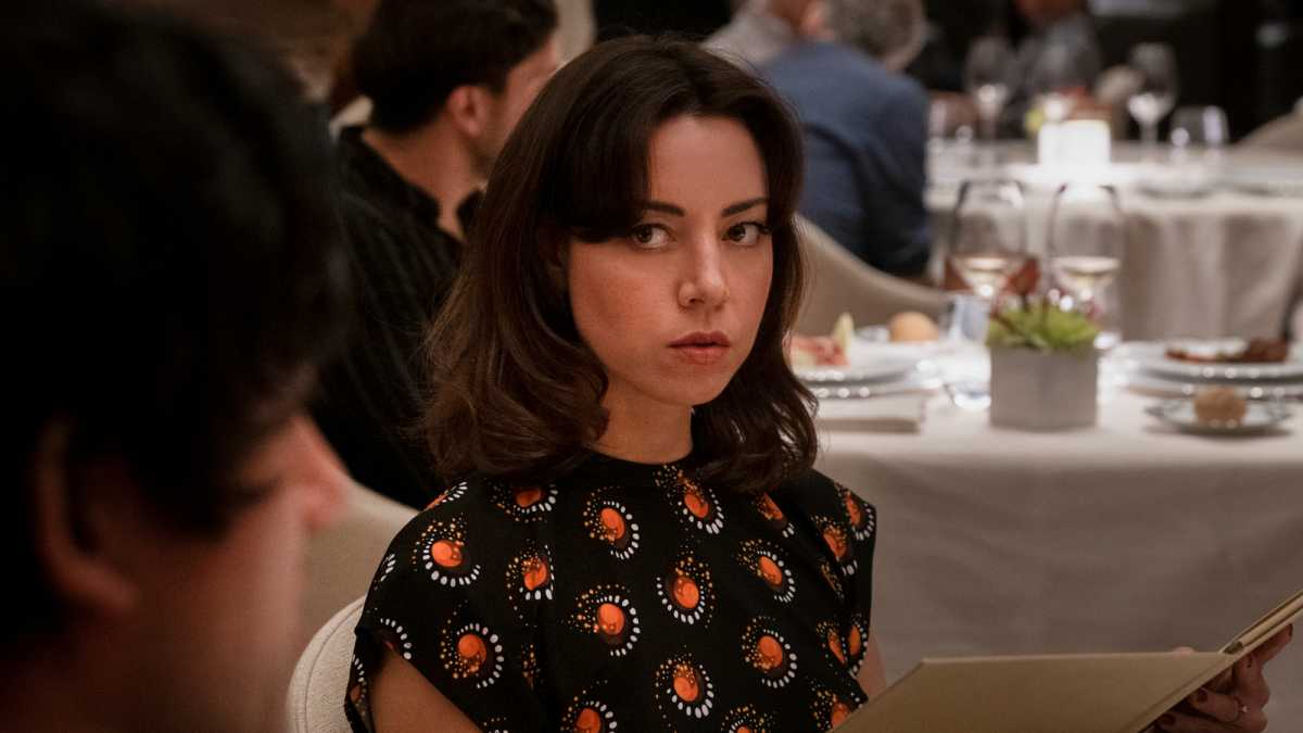 Aubrey Plaza in The White Lotus