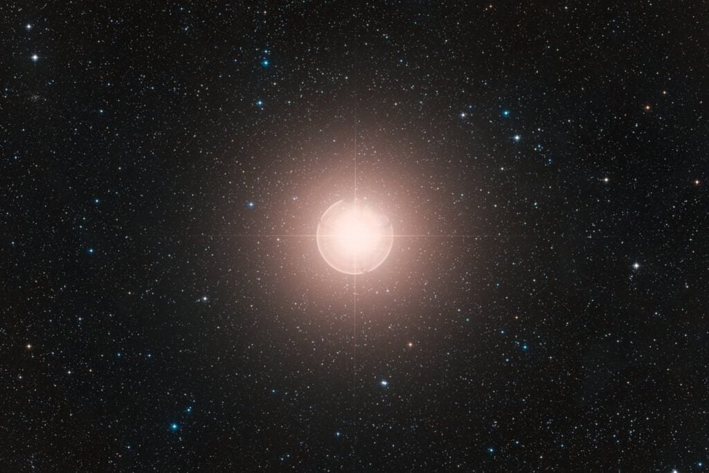 A 2020 image of Betelgeuse as seen by the Hubble Space Telescope. Image: ESO/Digitized Sky Survey 2.