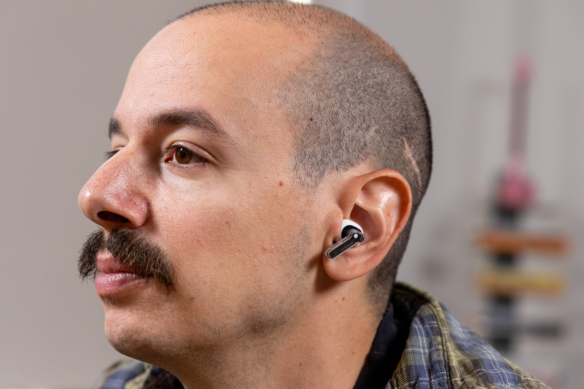 OnePlus Buds Pro 4 vs. Nothing Ear wireless earbuds comparison review