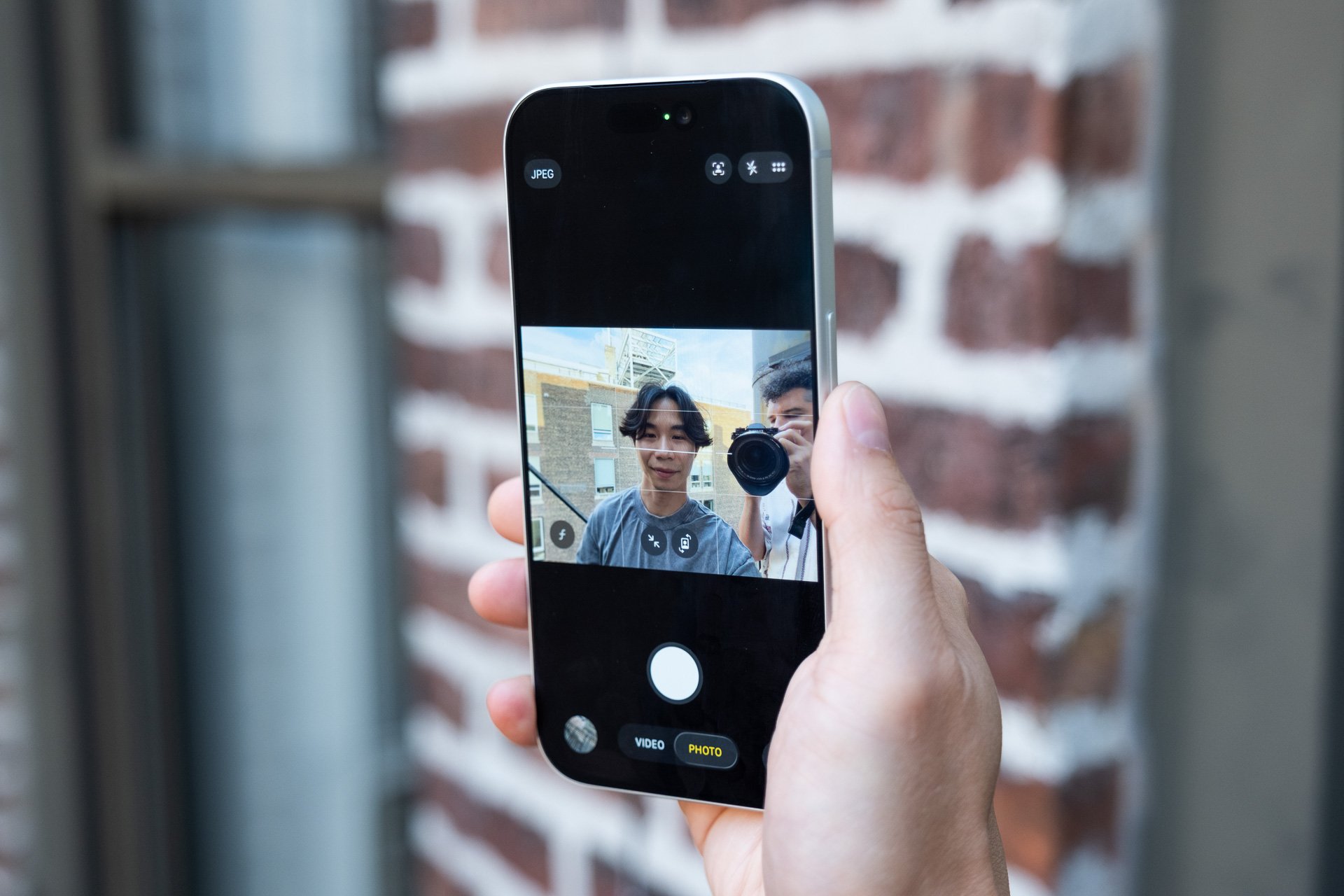 Apple iPhone 17 Pro, 18MP Center Stage camera
