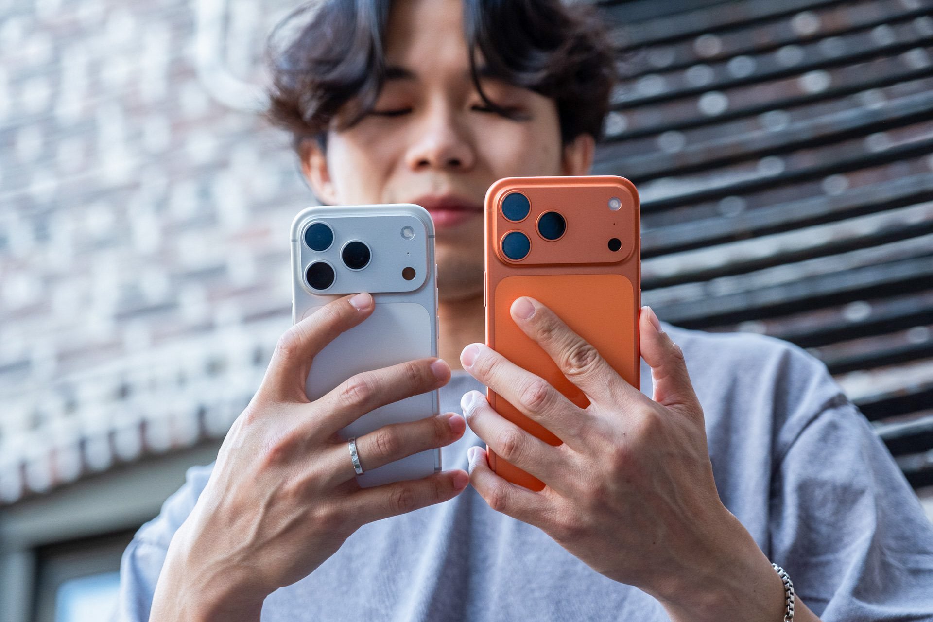 iPhone 17 Pro in silver, iPhone 17 Pro Max in Cosmic Orange