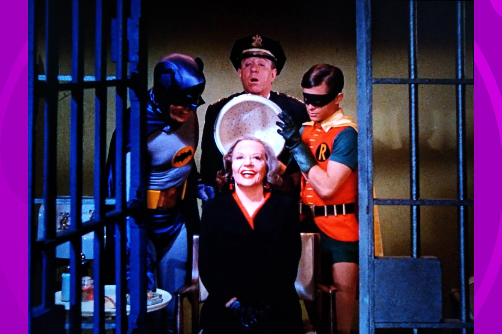 Black Widow Batman Io9 Bg 6 (1)