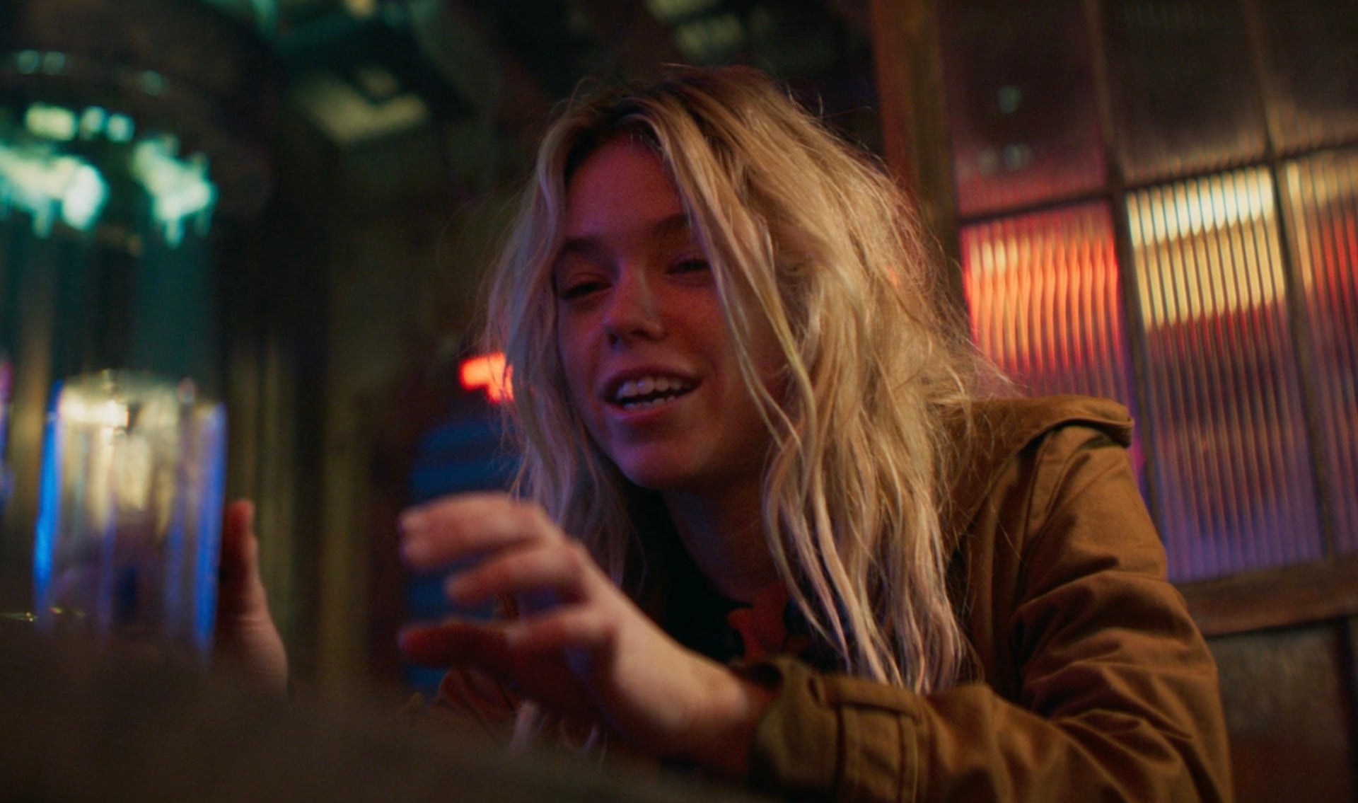 Supergirl Trailer Screenshot 3