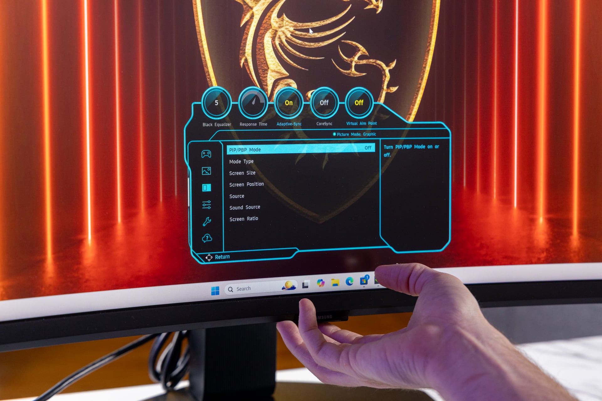 Samsung Odyssey G7 05