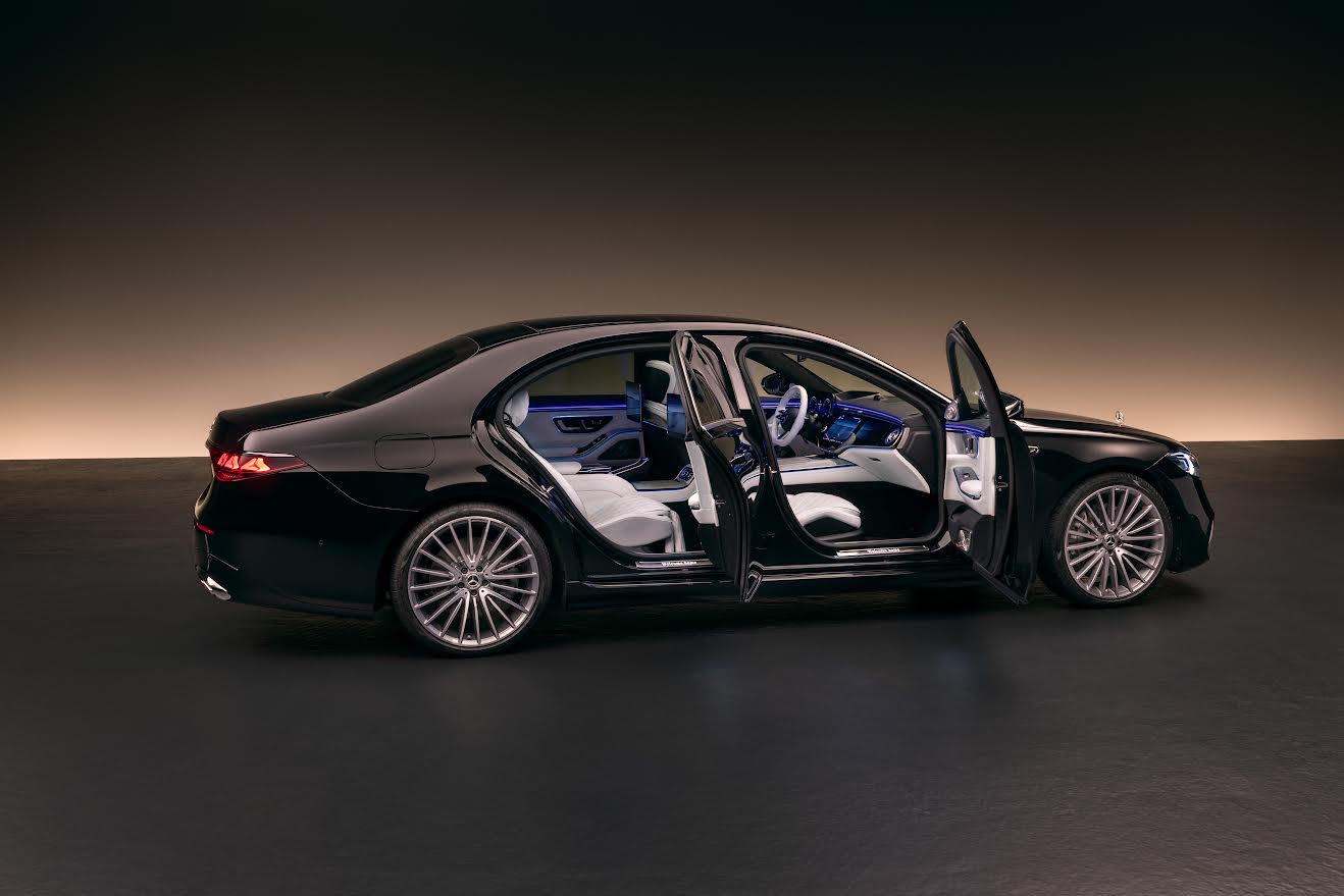 Side view of 2027 Mercedes-Benz S Class.