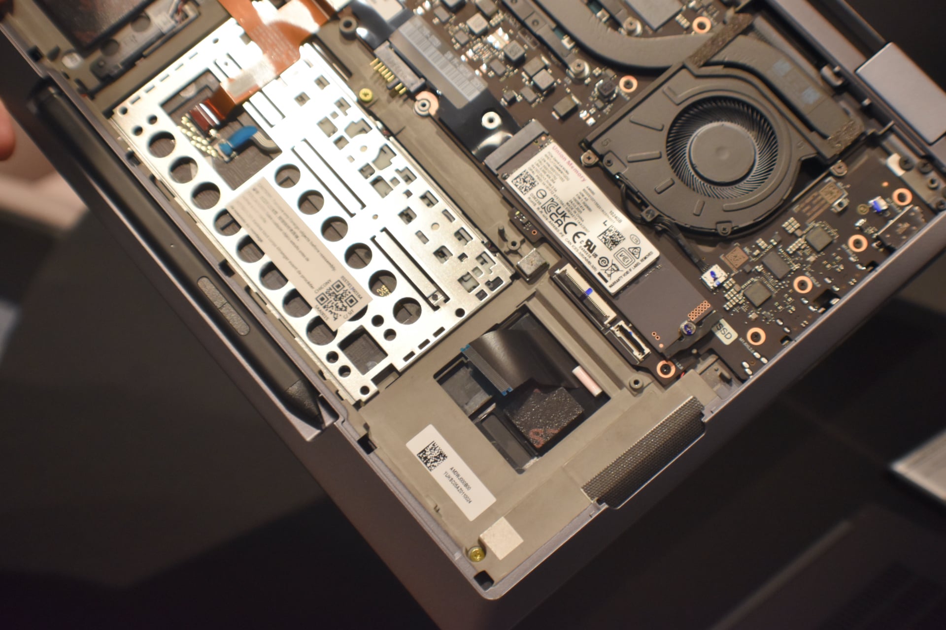 Lenovo Thinkpad X1 Carbon Gen 14 2