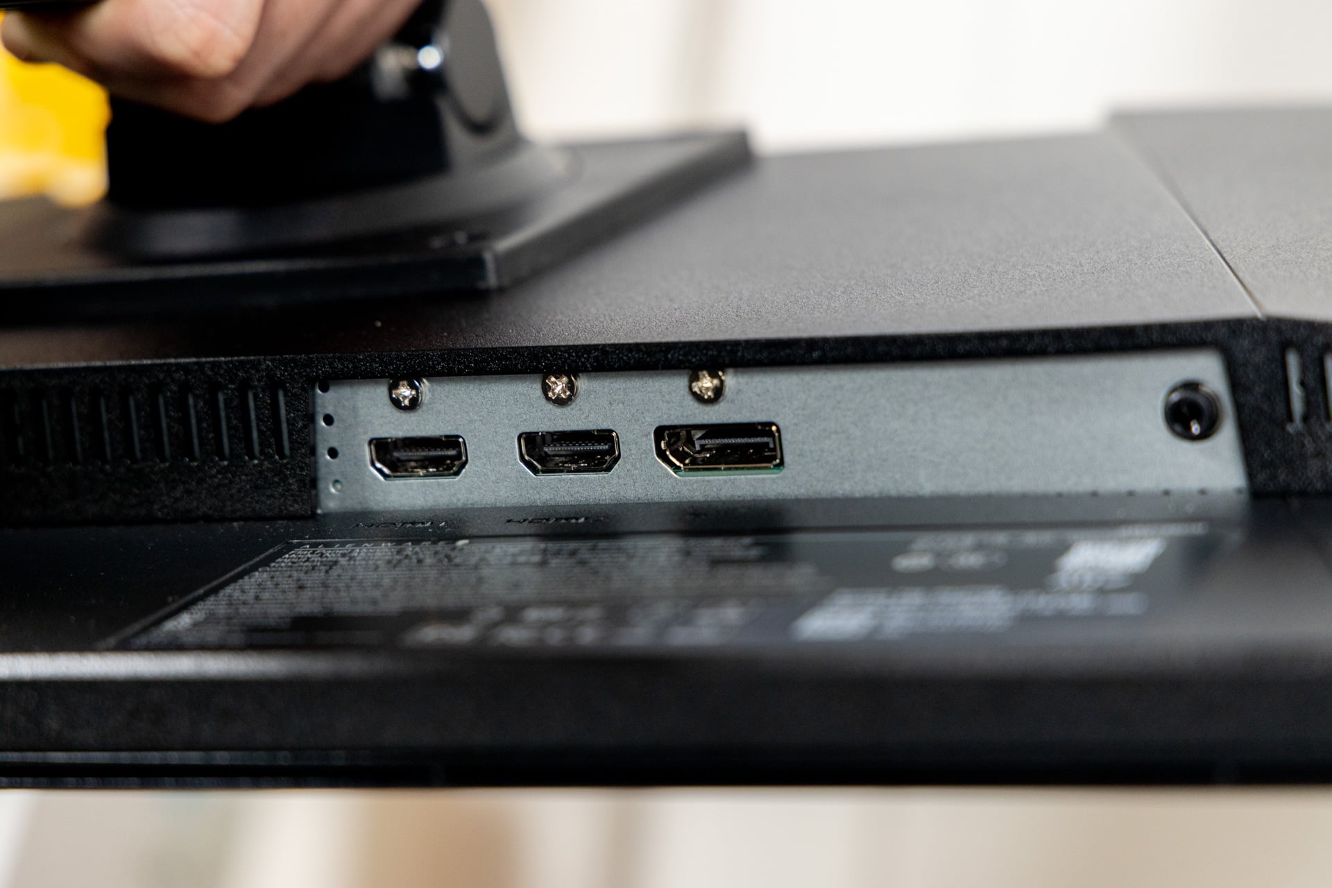 Alienware AW2726DM QD-OLED Gaming Monitor Review