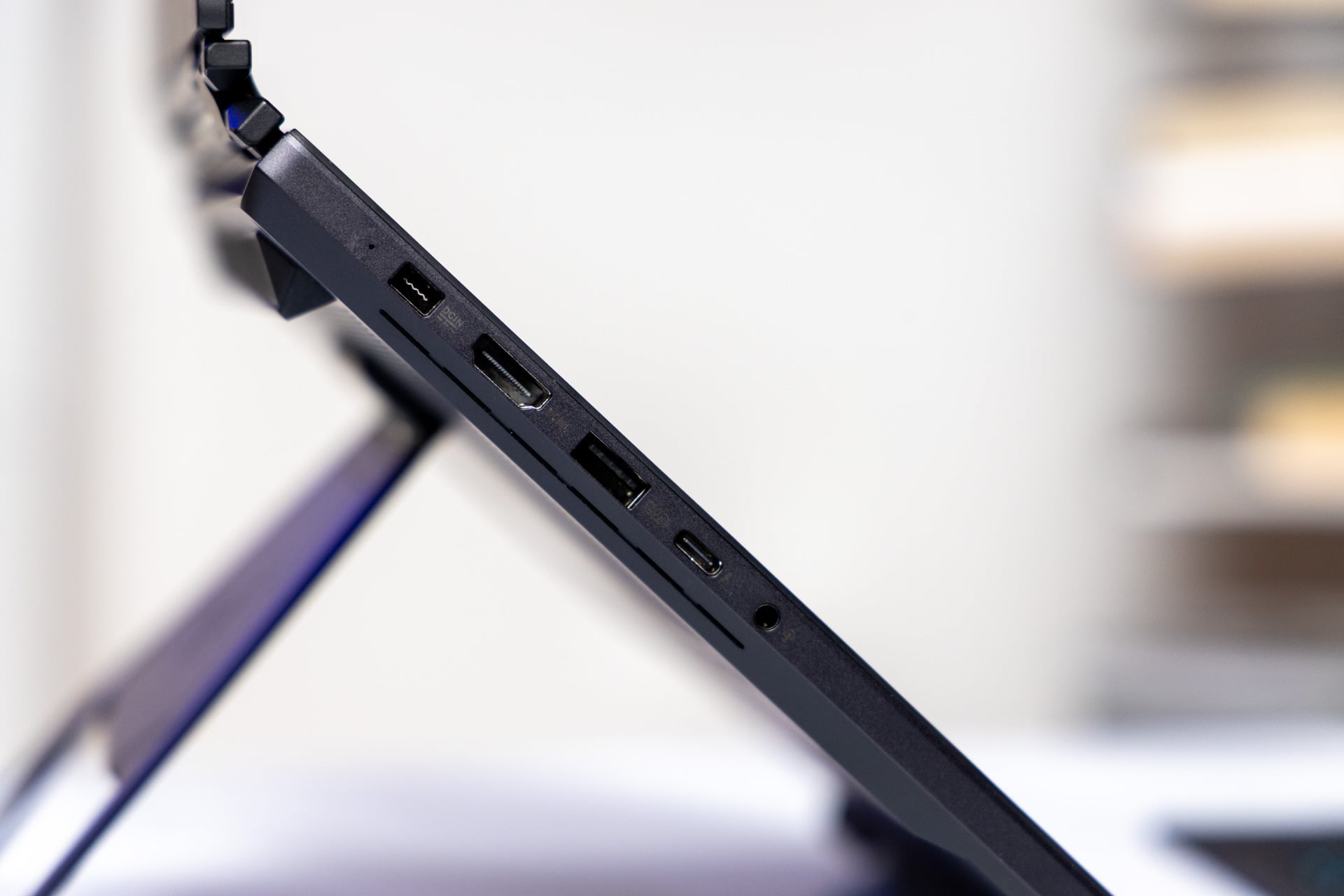 Asus Rog Zephyrus Duo Review 04
