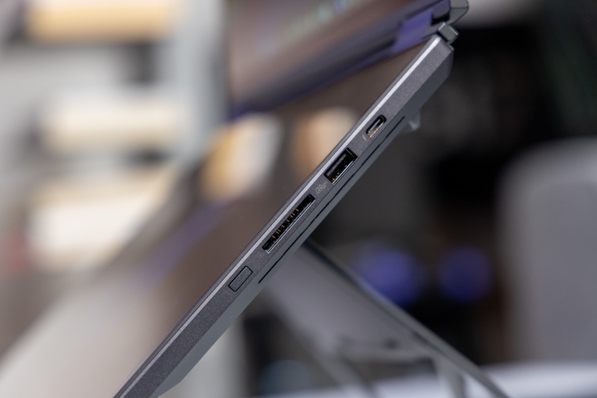 Asus Rog Zephyrus Duo Review 05