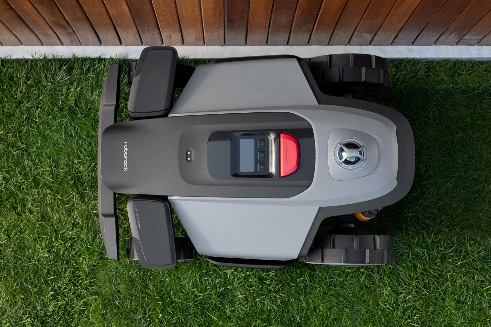 Rockmow X120h mowing near an edge