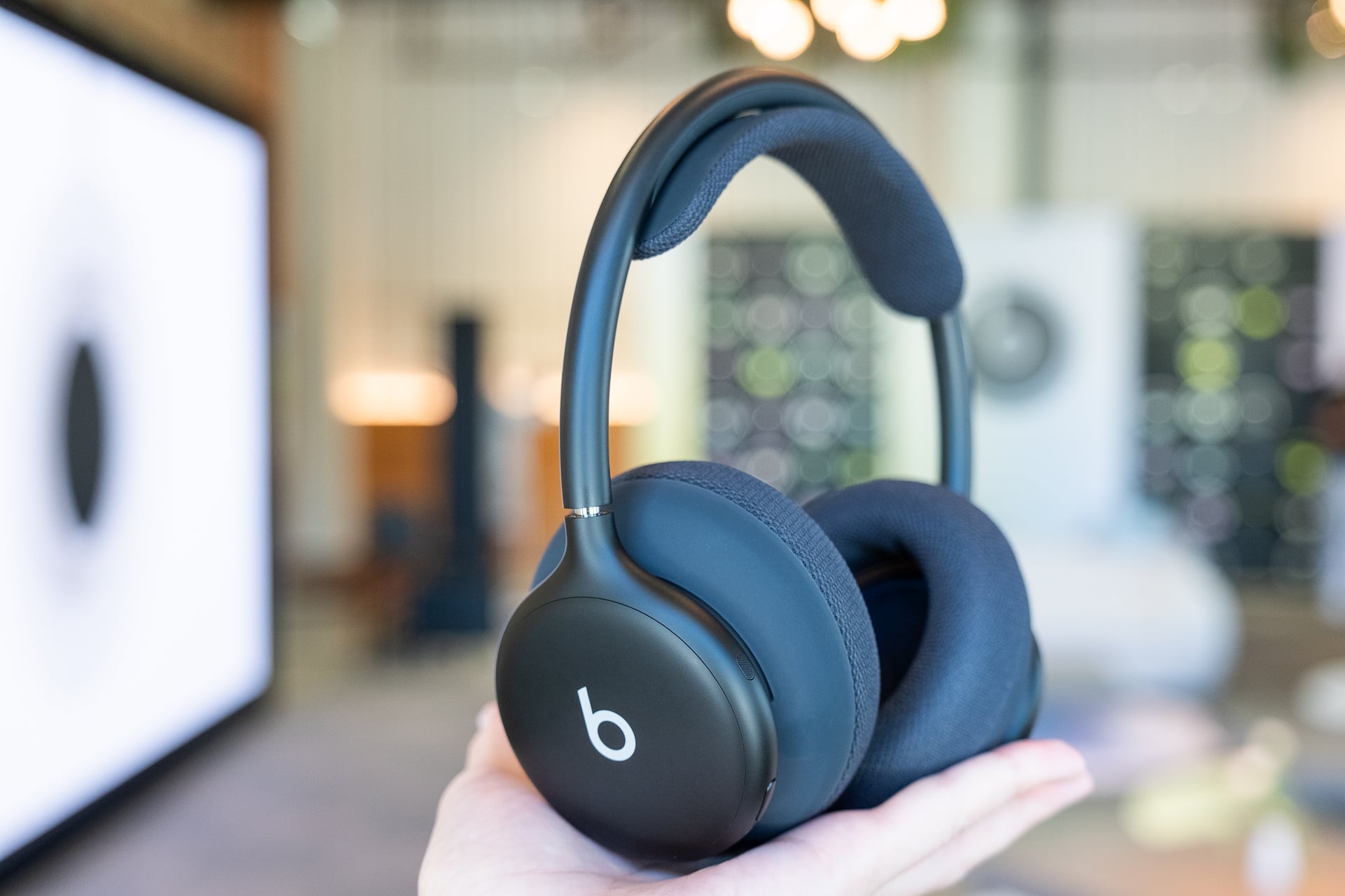 Beats 360 Headphones 06